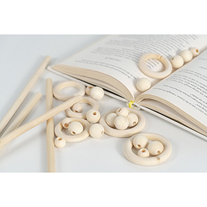 LLGLEU 3mm x 100m Cotton Macramé Yarn with 80 Wooden Beads, 4 Wooden Sticks, 6 Wooden Rings, 2 Gold Metal Rings and 10 Feathers for Crafts, Wall Hangings, Plant Hangers, Dream Catchers: Amazon.co.uk: Kitchen & Home